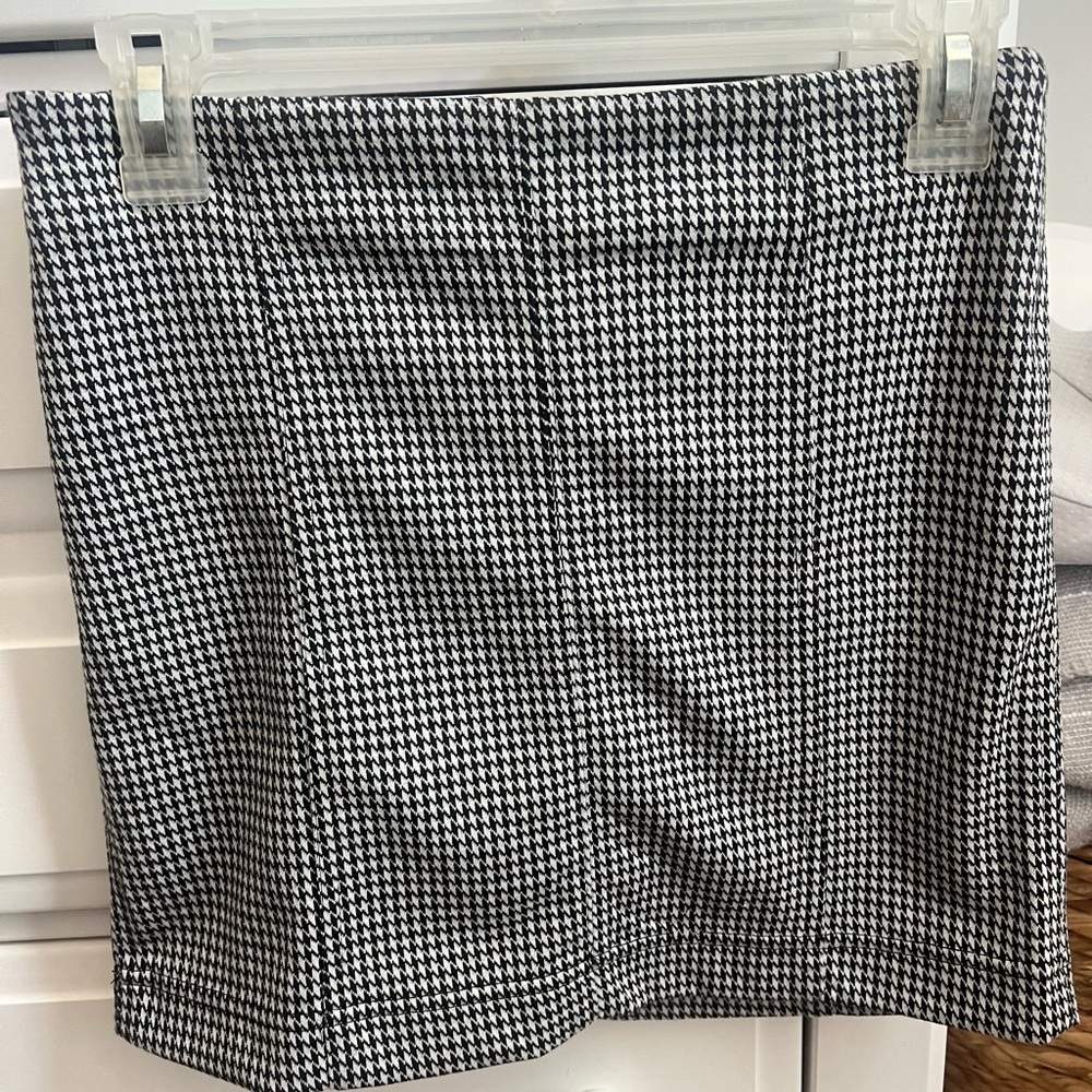 Jolt Patterned Skirt